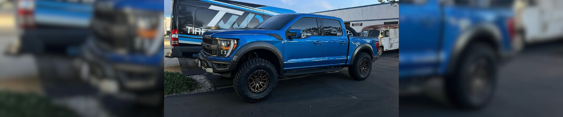 ford-Raptor-gallery-image-2.png